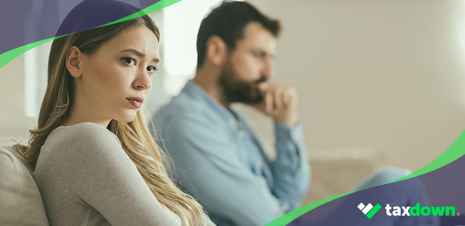 Dos personas que se acaban de divorciar y no saben cómo hacer la declaración de la renta en esta situación